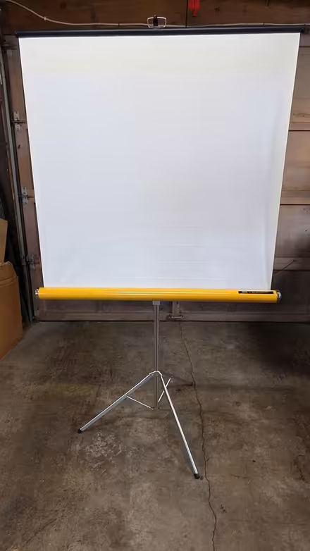 Photo of free Projection Screen (Mill Creek) #1