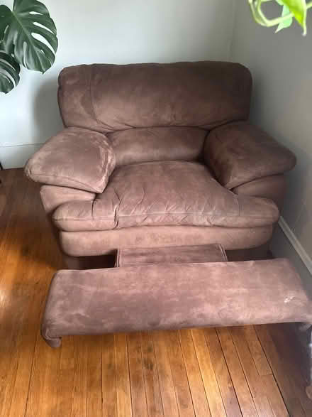 Photo of free Single rocking recliner (EverEtt) #2