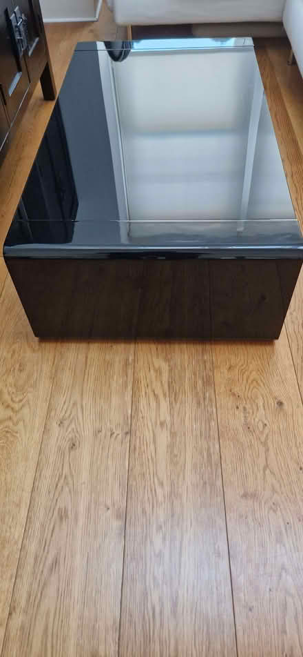 Photo of free Low table, great as coffee table or TV stand (Fulham Palace Rd SW6) #2