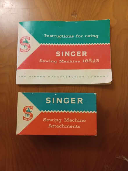 Photo of free Vintage Singer sewing machine #2 (Carlingwood) #3