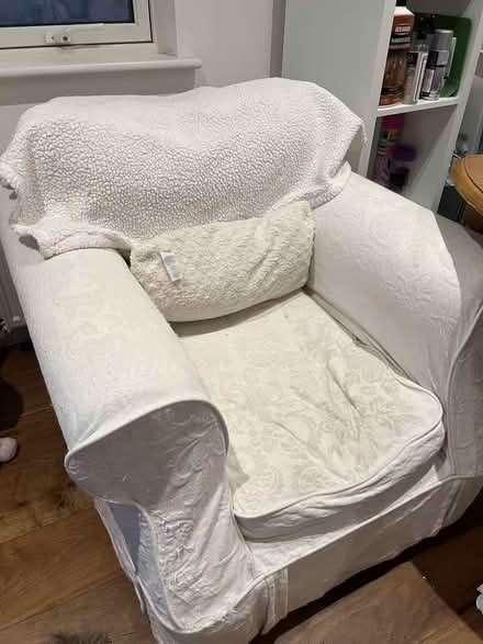 Photo of free White armchair (Colindale NW9) #1