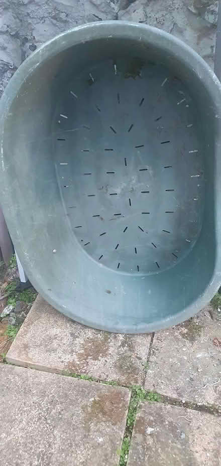Photo of free Large dog bed (Fairmile RG9) #1