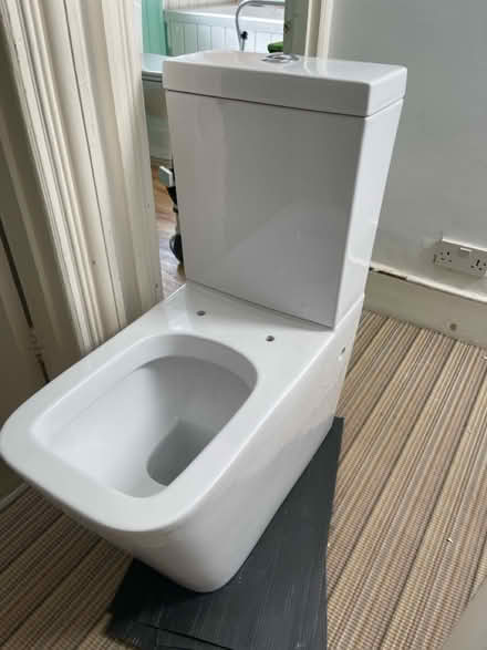 Photo of free Modern toilet (Eastbourne bn20) #1