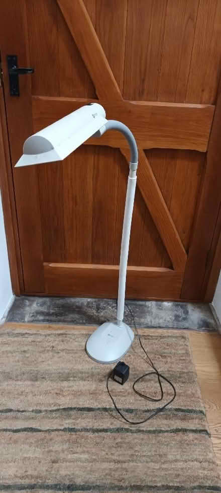 Photo of free Bright floor stand lamp, scruffy. (Simmondley SK13) #3