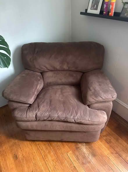 Photo of free Single rocking recliner (EverEtt) #1