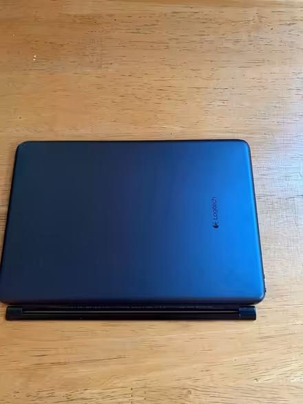 Photo of free iPad bluetooth keyboard (Lowell and highland) #2