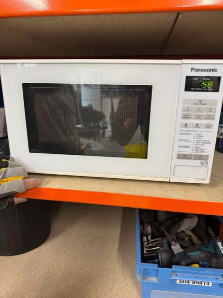 Photo of free Panasonic microwave (LS17 6LH) #1