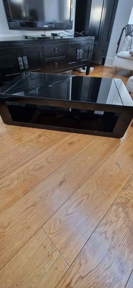 Photo of free Low table, great as coffee table or TV stand (Fulham Palace Rd SW6) #3