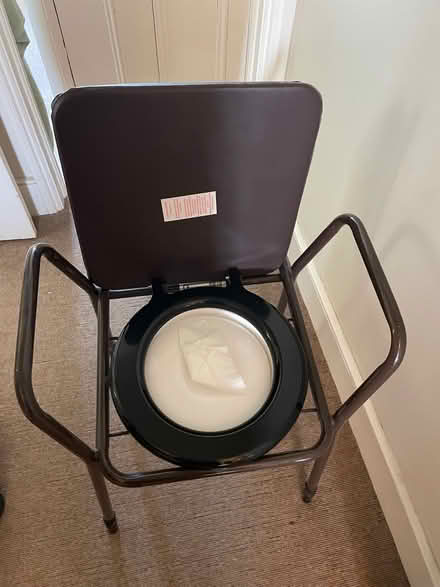 Photo of free Commode (Upper Holloway N19) #2