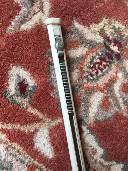 Photo of free Expanding Net Curtain Rod (Garden City OX5) #3