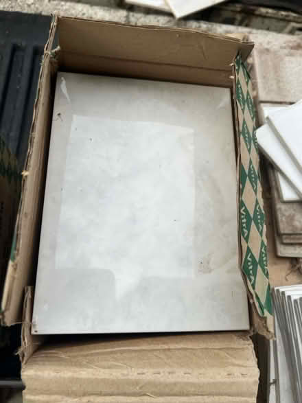 Photo of free assorted tile (Aurora) #2