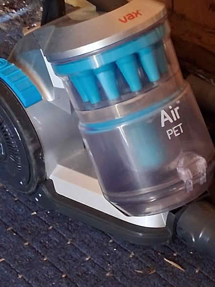 Photo of free pet vacuum (Dunfermline KY11) #1