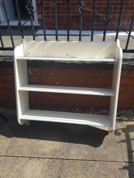 Photo of free wall shelving unit (S40 Chesterfield) #1