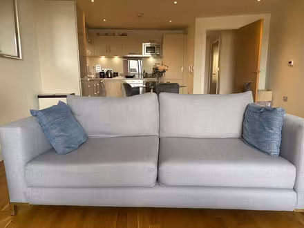 Photo of free 2-3 seater sofa (SE1 London Bridge) #1