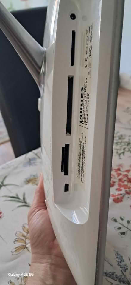 Photo of free Philips digital photo frame (Ss9) #2