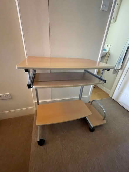 Photo of free Computer table (Upper Holloway N19) #1