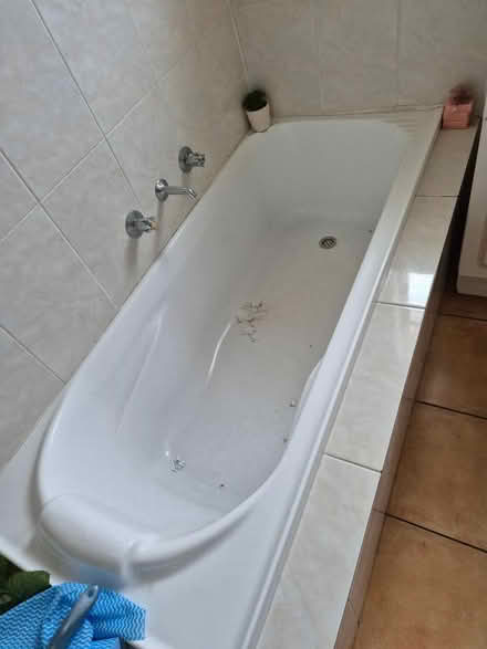 Photo of free showerscreen and bathtub - Fawkner (Northern suburbs) #4