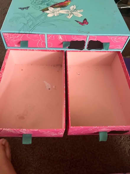 Photo of free Jewellery and accessories box (Whitton. TW3) #3