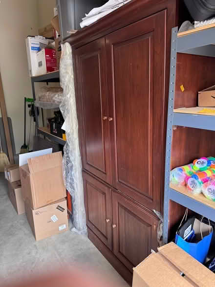 Photo of free Misc furniture (Mill Creek Town Center N) #1