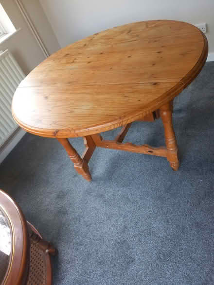 Photo of free Extendable dining table & 4 chairs (CB22) #2