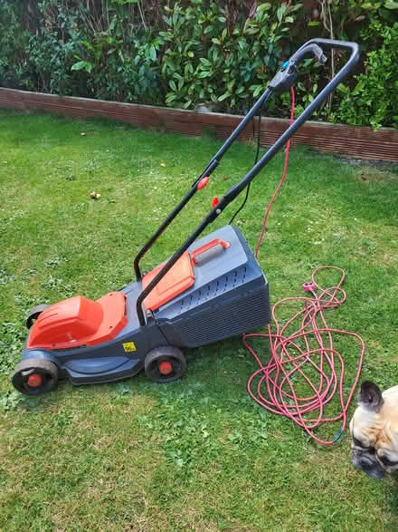 Photo of free Lawn Mower (Rushden NN10) #1