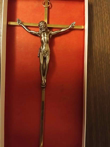 Photo of free Beautiful small crucifix (East Madison area) #1