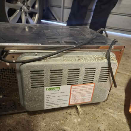 Photo of free Microwave - working (Old Coulsdon CR5) #4