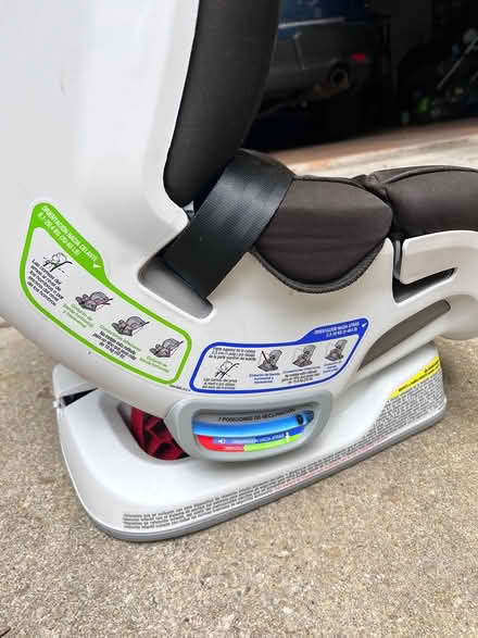 Photo of free Car seat (Bethesda) #3