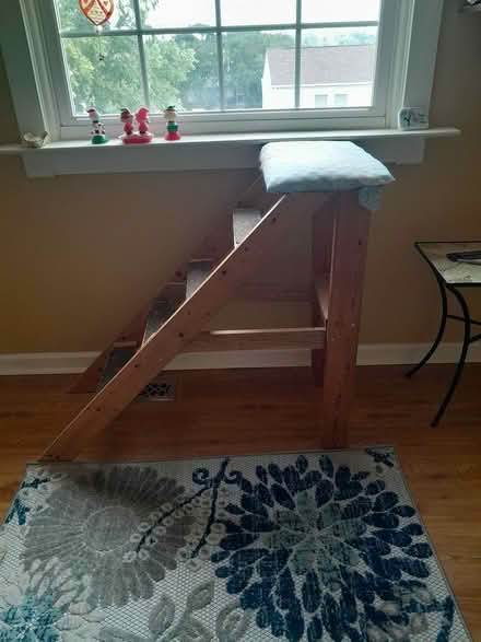 Photo of free pet window seat stairs (Amber meadows 21702) #2