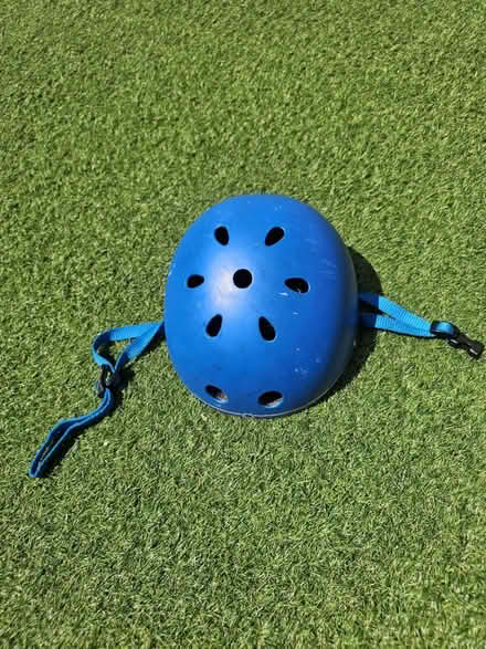 Photo of free Small Kids Bike Helmet (Kingston KT2) #2