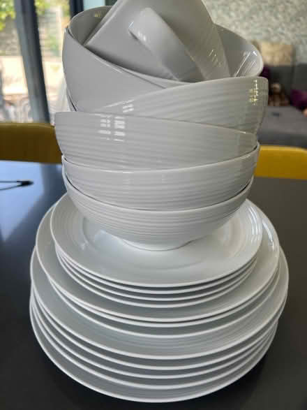 Photo of free Collection of white plates (Broxbourne EN10) #1