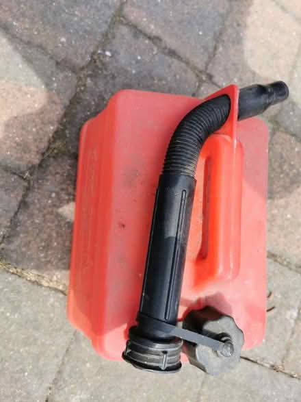 Photo of free Empty petrol can (The Nurserylands TW12) #1