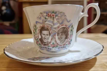 Photo of free Charles & Di Commemoratives (Lower Place OL16) #1