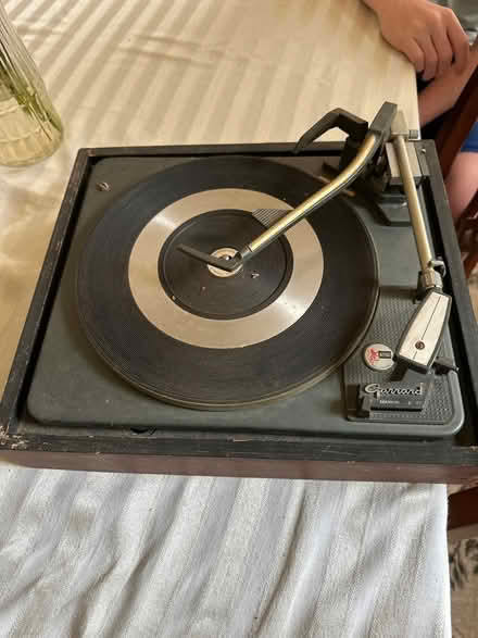 Photo of free Old Turntable (Maple Lawn) #1
