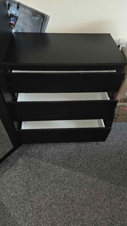 Photo of free Chest of Drawers (Tw7) #1
