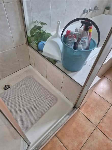 Photo of free showerscreen and bathtub - Fawkner (Northern suburbs) #3