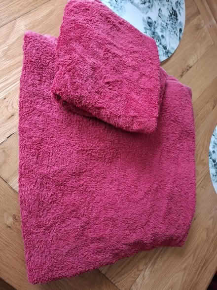 Photo of free Bedding and towels (BS30) #2