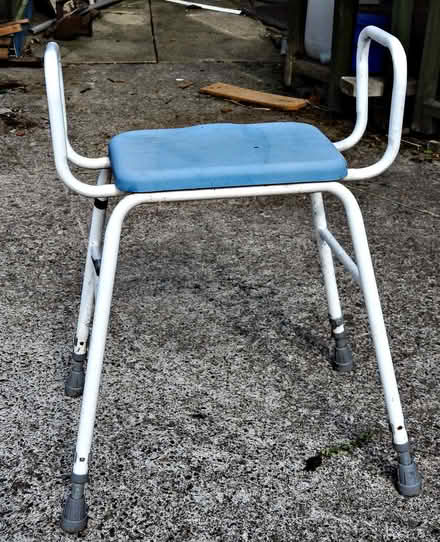 Photo of free Perching Stool (Hollingthorpe WF4) #1