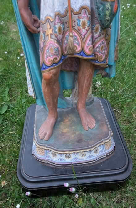 Photo of free 2ft Statue + stand looking for a good home (Kennington OX1) #2