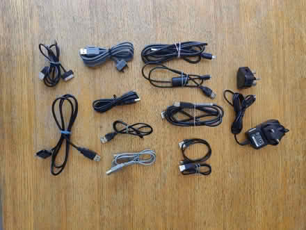 Photo of free Assorted mouse, cables, chargers (Crowborough TN6) #3