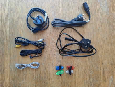 Photo of free Assorted mouse, cables, chargers (Crowborough TN6) #4