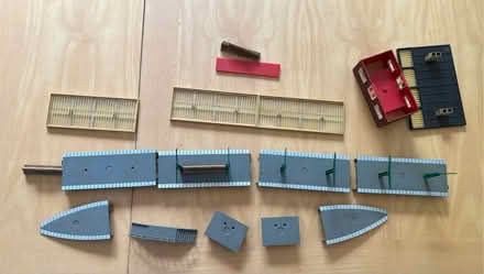 Photo of free Hornby 00 Railway Station Kit (Newgate Street SG13) #1