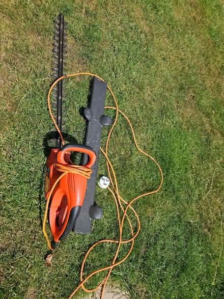 Photo of free Flymo hedge trimmer - needs new lead (St Stephens AL3) #1