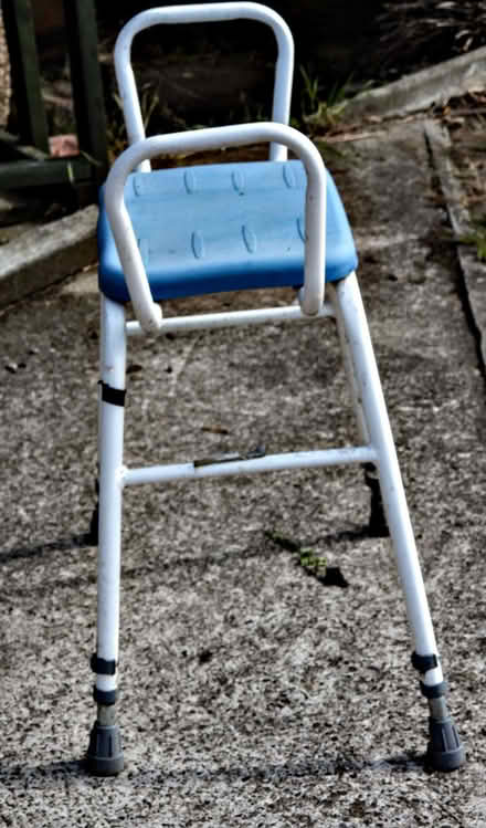 Photo of free Perching Stool (Hollingthorpe WF4) #2