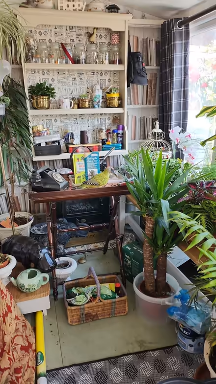 Photo of free summer room / workshop (basingstoke popley RG24) #1