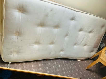 Photo of free Bed (LS11 beeston) #1