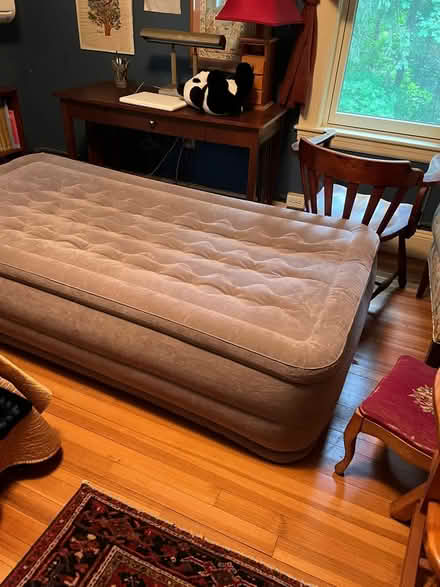 Photo of free Twin air beds with slow leak (Northampton near YMCA) #3