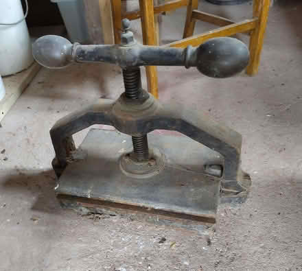 Photo of free bookbinder's press (Long Marton CA16) #1