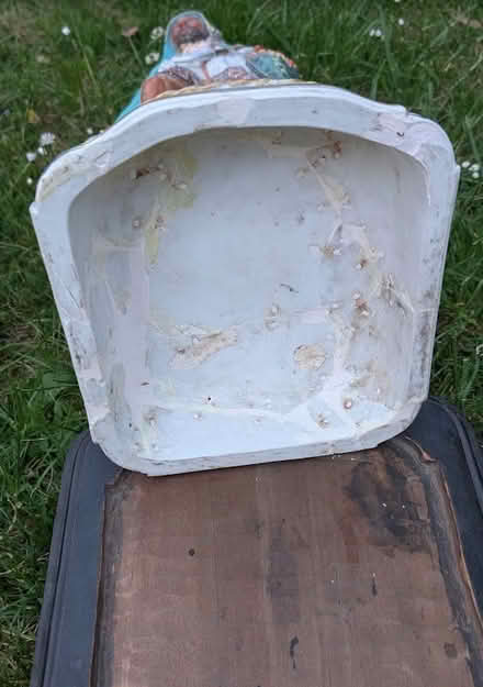 Photo of free 2ft Statue + stand looking for a good home (Kennington OX1) #3