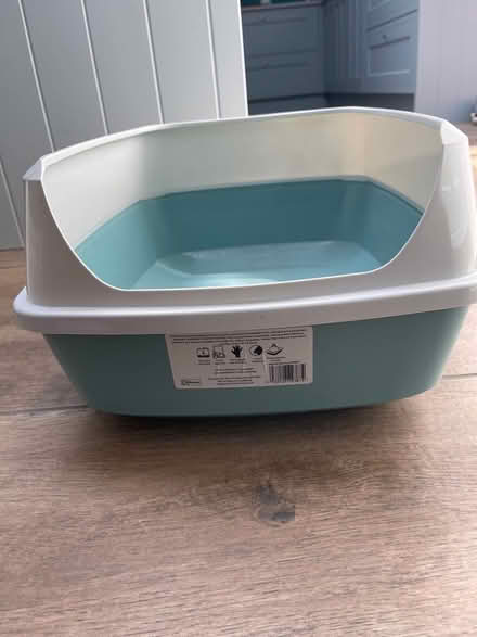 Photo of free Cat Bed and Litter Tray (Eastcote HA4) #4